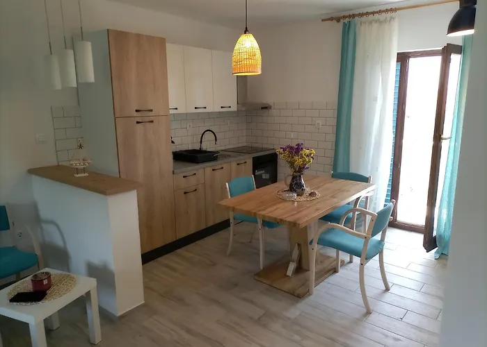 With Parking Space Kraj, Pasman - 22566 *