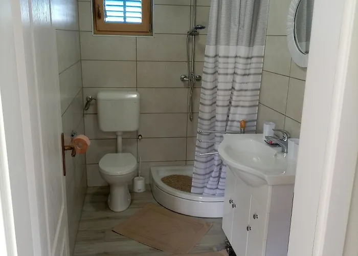 With Parking Space Kraj, Pasman - 22566 *