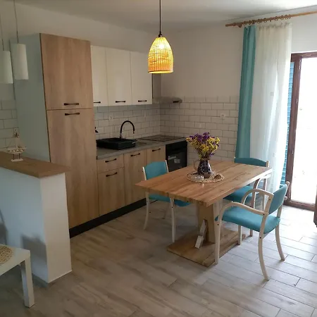 With Parking Space Kraj, Pasman - 22566 *